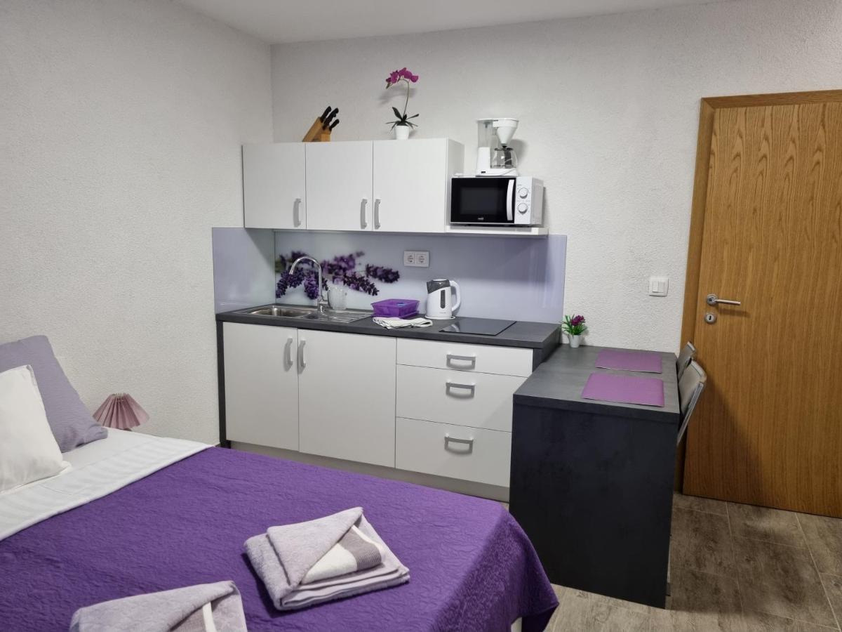 Apartmani Zganec 바슈카 외부 사진
