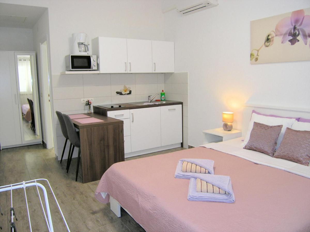 Apartmani Zganec 바슈카 외부 사진