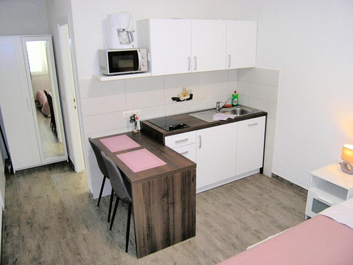 Apartmani Zganec 바슈카 외부 사진